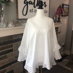 Lord & Taylor crisp WHITE blouse with eyelet trim